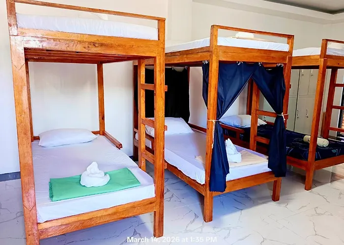 Chief's Dorm With Hot Shower & Outdoor Kitchenette Vandrerhjem *