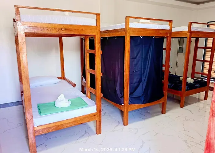Vandrerhjem Chief's Dorm With Hot Shower & Outdoor Kitchenette